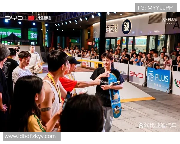 杭州滑板精英赛点评：极限运动队的经验与表现分析